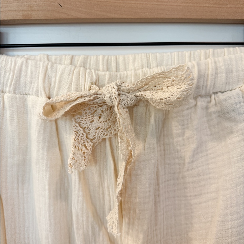 Cream Embroidered Boho Pants size Small - Picture 5 of 8